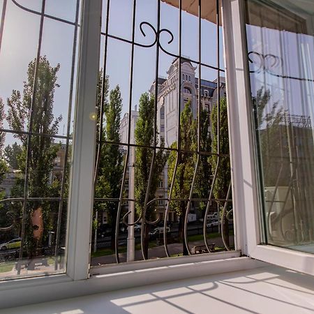 Big Jacuzzi , Sauna , Khreshchatyk Apartments كييف المظهر الخارجي الصورة
