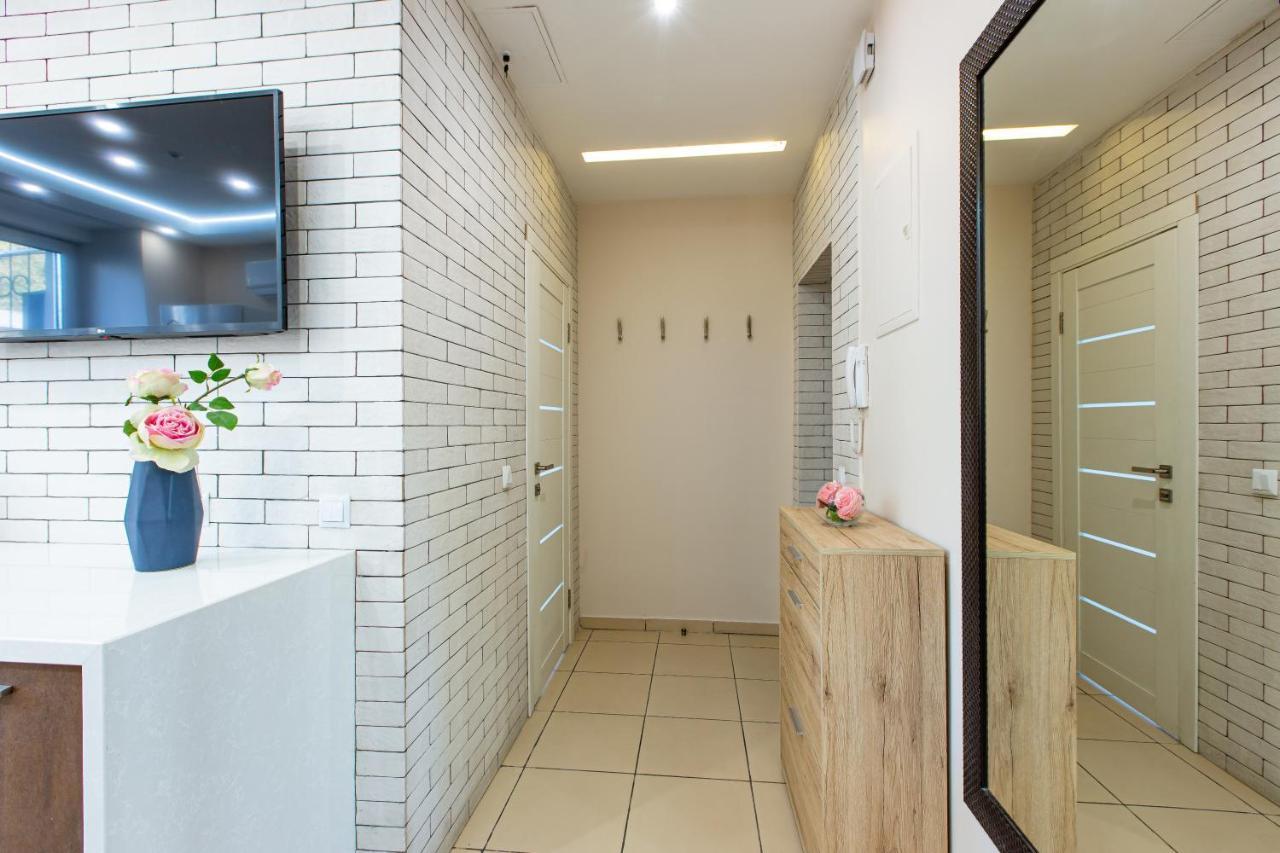 Big Jacuzzi , Sauna , Khreshchatyk Apartments كييف المظهر الخارجي الصورة